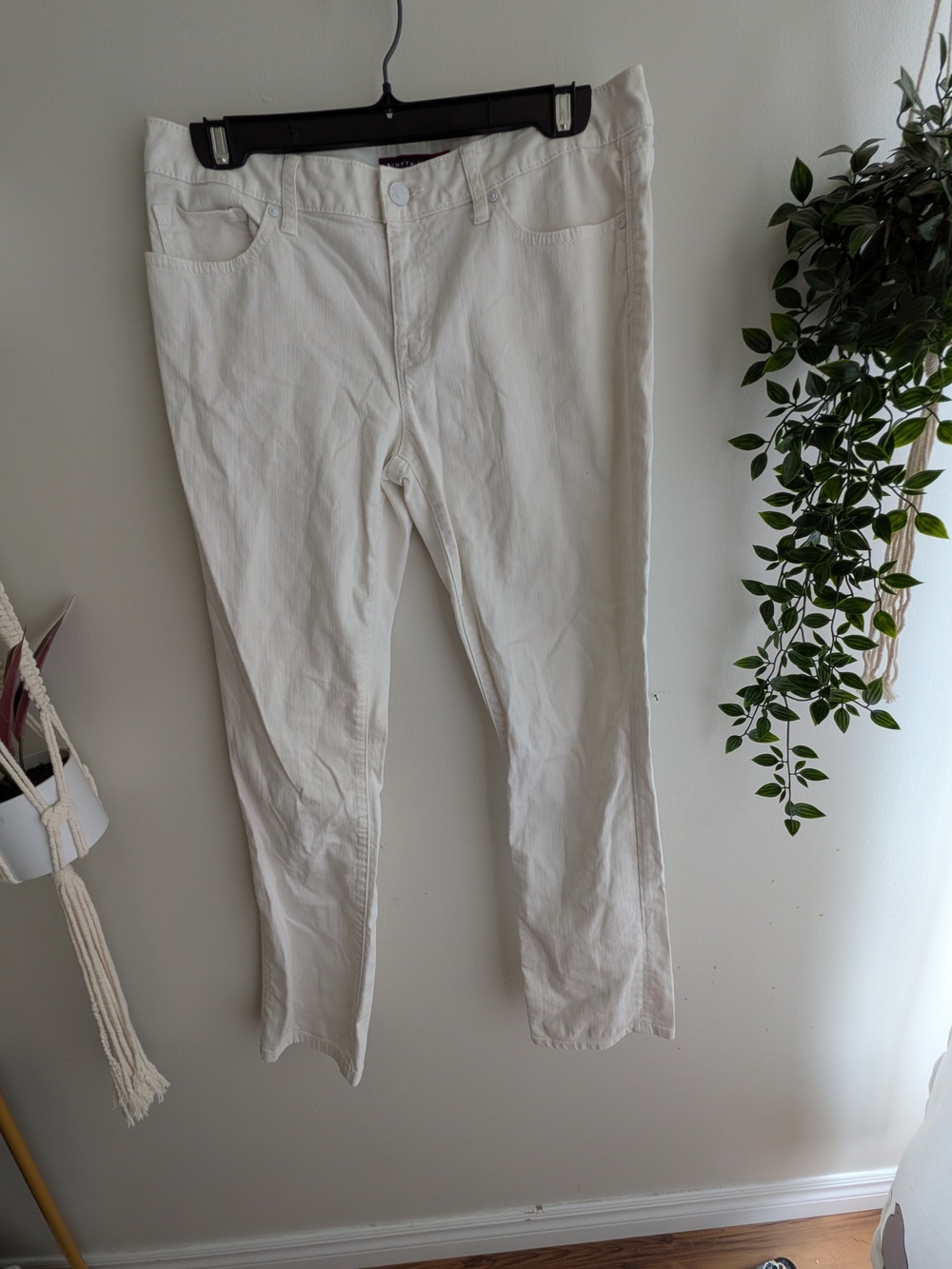 NWOT Tommy Hilfiger White Straight Leg Jeans